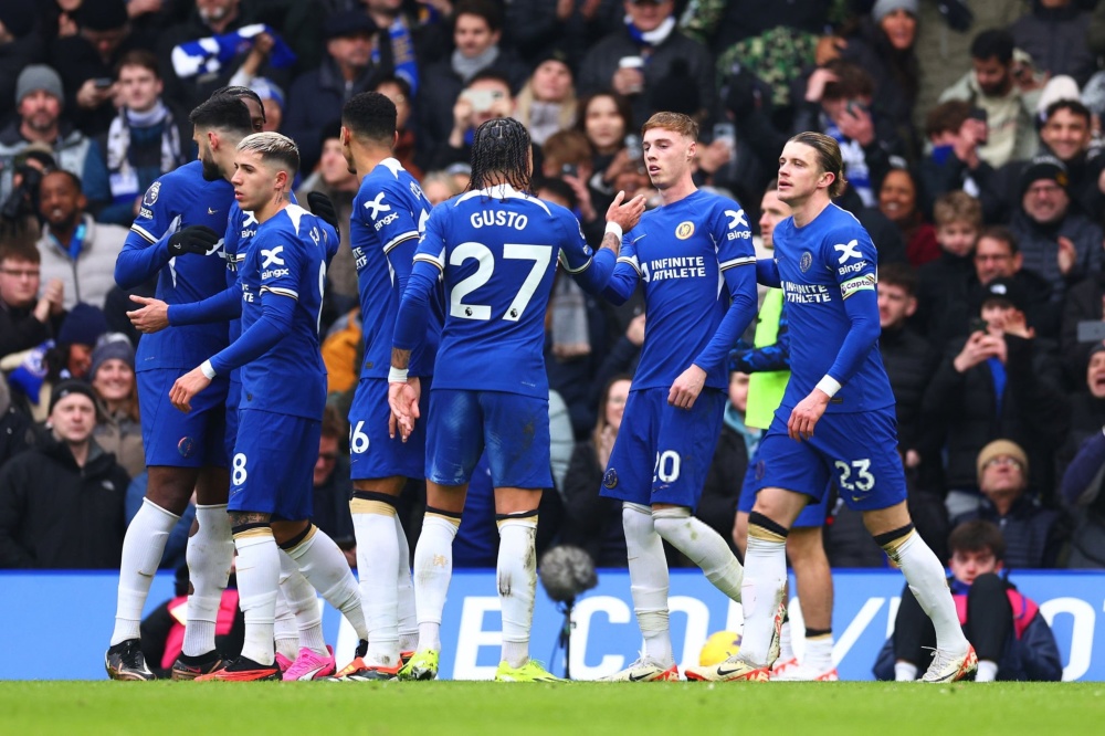 篮球湖人球星时隔两周复出，全场掌声雷动