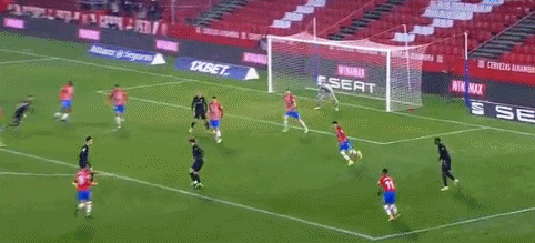 巴萨严打黄牛，追捕323起法兰克福球迷转售案件！