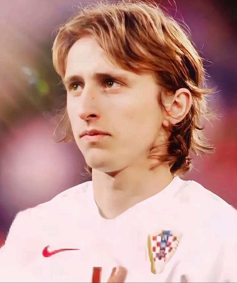 徐阳：邵佳一的融合与沟通能力强；希望更多年轻教练挺身而出