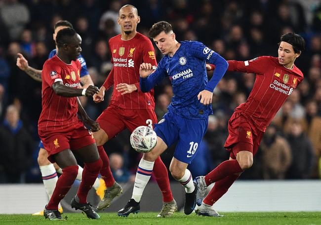 从乒坛大魔王到家庭主妇，张怡宁一身名牌买菜，结婚后被宠成宝